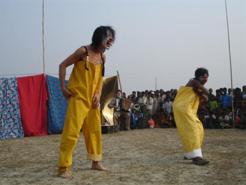 © Rima Abdul Malak - Clowns Sans Frontières - Bengladesh - 2004