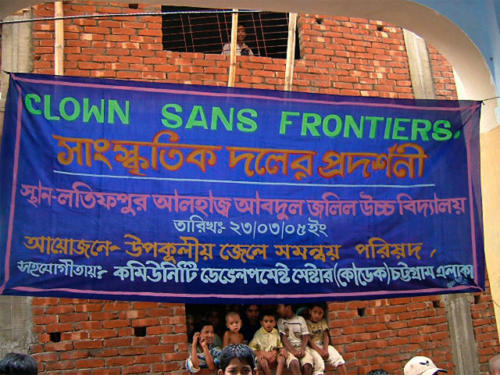 © Clowns Sans Frontières - Bengladesh - 2004