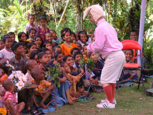 © Clowns Sans Frontières - Bengladesh - 2004