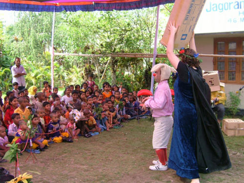 © Clowns Sans Frontières - Bengladesh - 2004