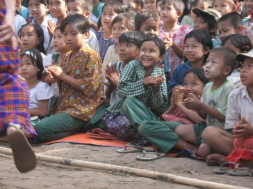 © Clowns Sans Frontières -  Birmanie - 2009