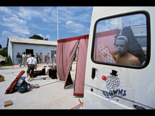 © Malik Nahassia - Clowns Sans Frontières - Croatie - 1994