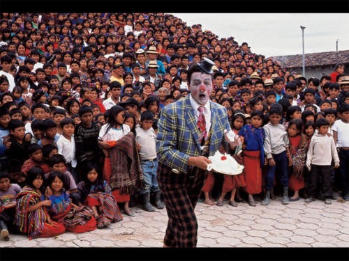 © Malik-Nahassia - Clowns Sans Frontières - Guatemala - 1995