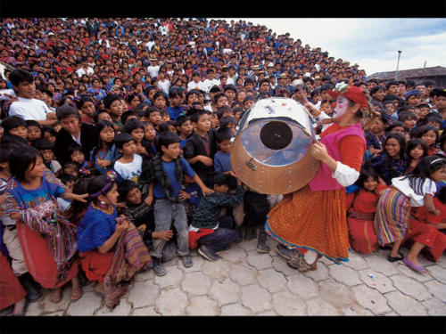 © Malik-Nahassia - Clowns Sans Frontières - Guatemala - 1995