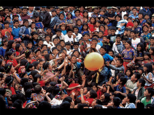 © Malik-Nahassia - Clowns Sans Frontières - Guatemala - 1995