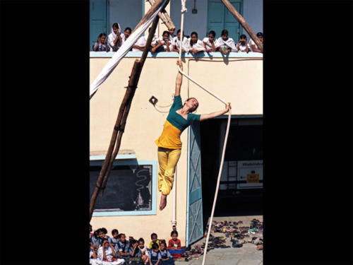 © Eric Caro - Clowns Sans Frontières - Inde - 2004