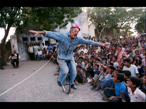 © Eric Caro - Clowns Sans Frontières - Inde - 2004