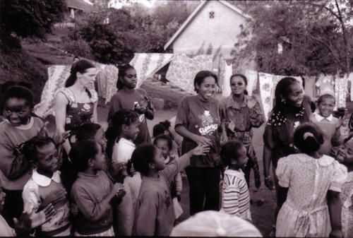 © Pierre Men - Clowns Sans Frontières - Madagascar - 2004