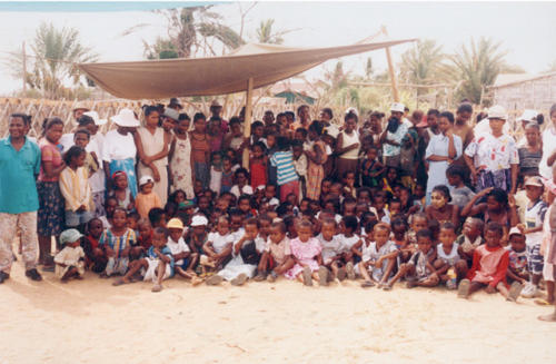 © Pierrot Men - Clowns Sans Frontières - Madagascar - 2002