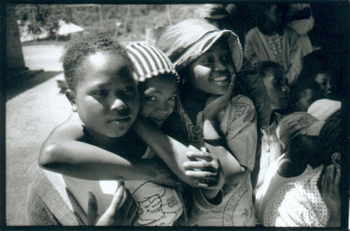 © Pierrot Men - Clowns Sans Frontières - Madagascar - 2002