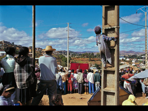 © Malik Nahassia - Clowns Sans Frontières - 2000