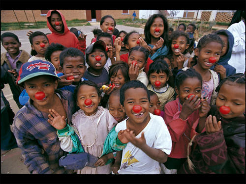 Clowns Sans Frontières © Malik Nahassia - Madagascar 2000 