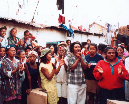 © Clowns Sans Frontières - Madagascar - 2001