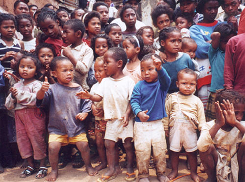 © Clowns Sans Frontières - Madagascar - 2001