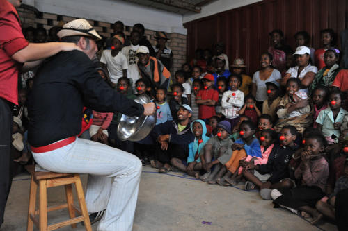 © Pierrot Men - Clowns Sans Frontières - Madagascar - 2007