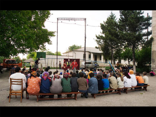 © Christophe Raynaud de Lage - Clowns Sans Frontières - Moldavie - 2004 