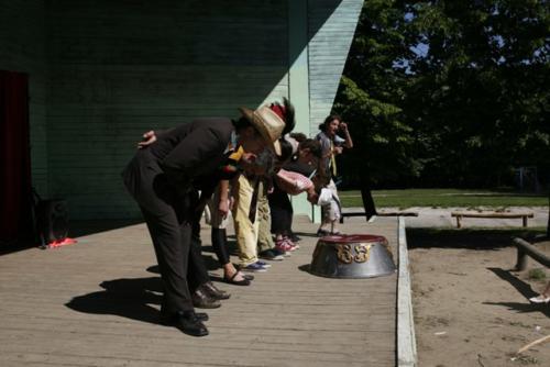 © Gilles Porte - Clowns Sans Frontières - Moldavie - 2008