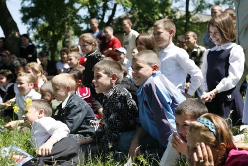 © Gilles Porte - Clowns Sans Frontières - Moldavie - 2008