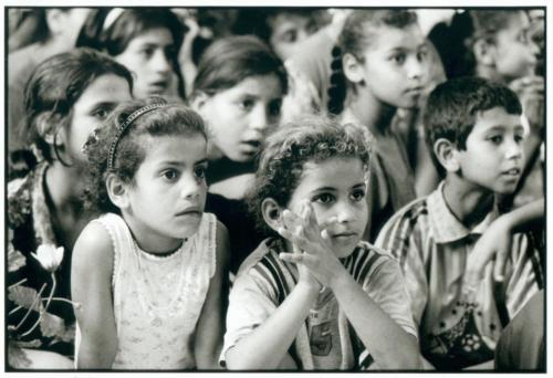 © Christophe Raynaud de Lage - Clowns Sans Frontières - Palestine - 2002