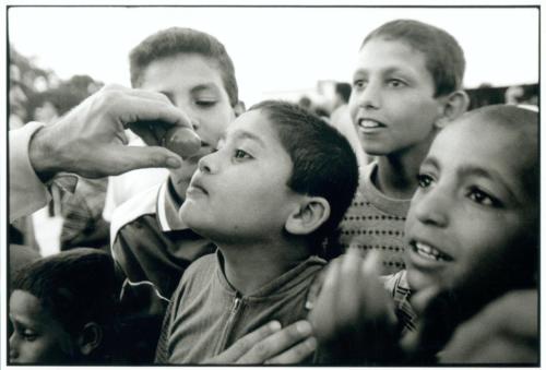 © Christophe Raynaud de Lage - Clowns Sans Frontières - Palestine - 2002