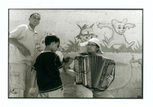 © Christophe Raynaud de Lage - Clowns Sans Frontières - Palestine - 2002