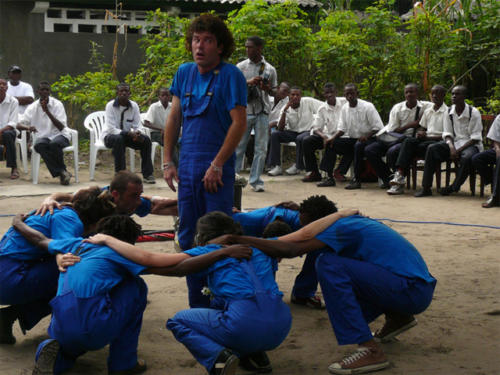 © Jordi Castellano Clowns Sans Frontières - RDC - Fev. 2007