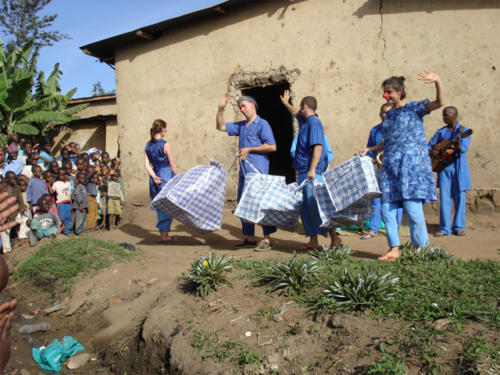 © Georges Matichard - Clowns Sans Frontières - Rwanda - 2004